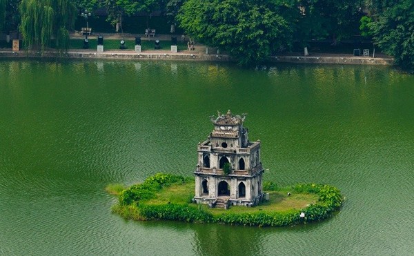 Discover Hoan Kiem Lake: The Timeless Symbol of Hanoi, a City with a Thousand Years of History